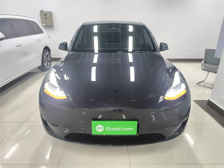 Фото 3 - Tesla Model Y