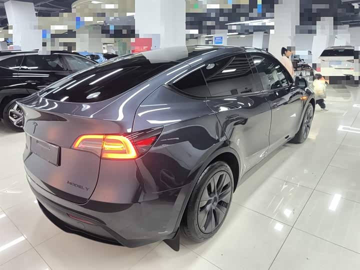 Фото 7 - Tesla Model Y