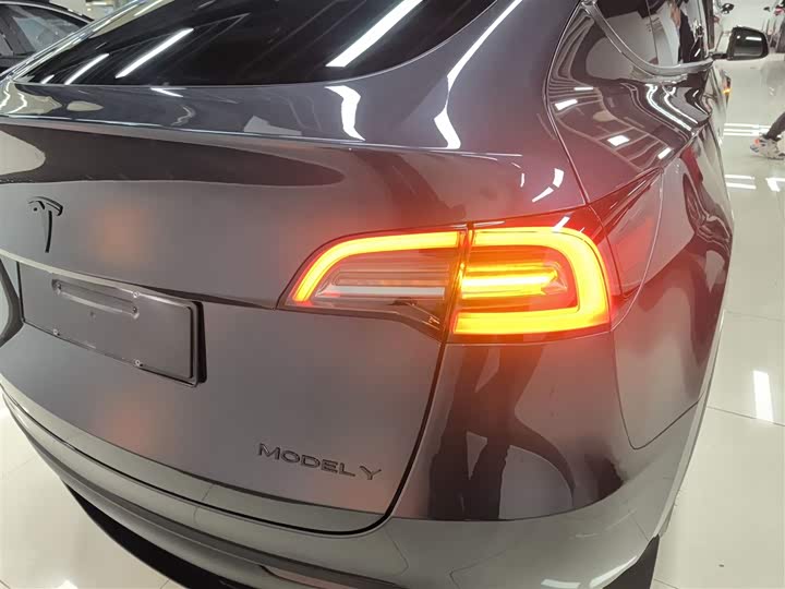 Фото 8 - Tesla Model Y