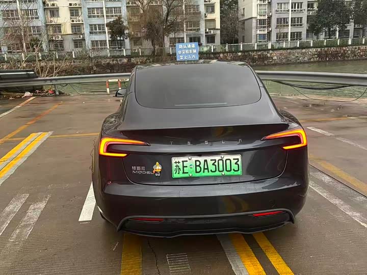 Фото 5 - Tesla Model 3