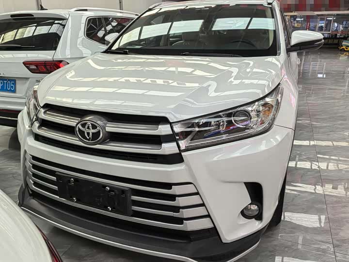 Фото 2 - Toyota Highlander