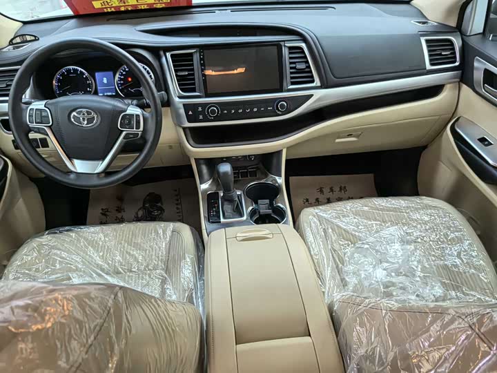 Фото 6 - Toyota Highlander