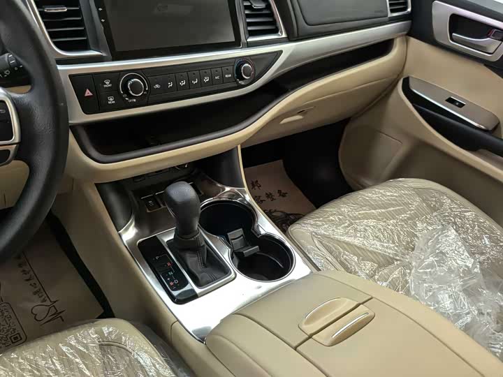 Фото 7 - Toyota Highlander