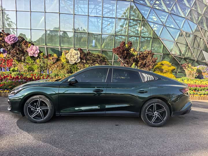 Фото 3 - MG Motor 7