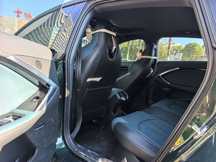 Фото 7 - MG Motor 7