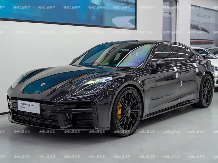 Фото 1 - Porsche Panamera