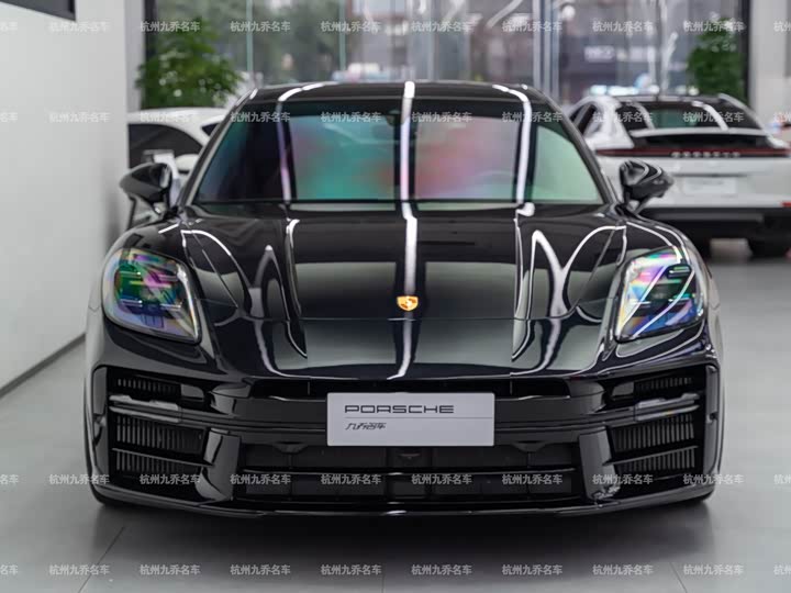 Фото 2 - Porsche Panamera