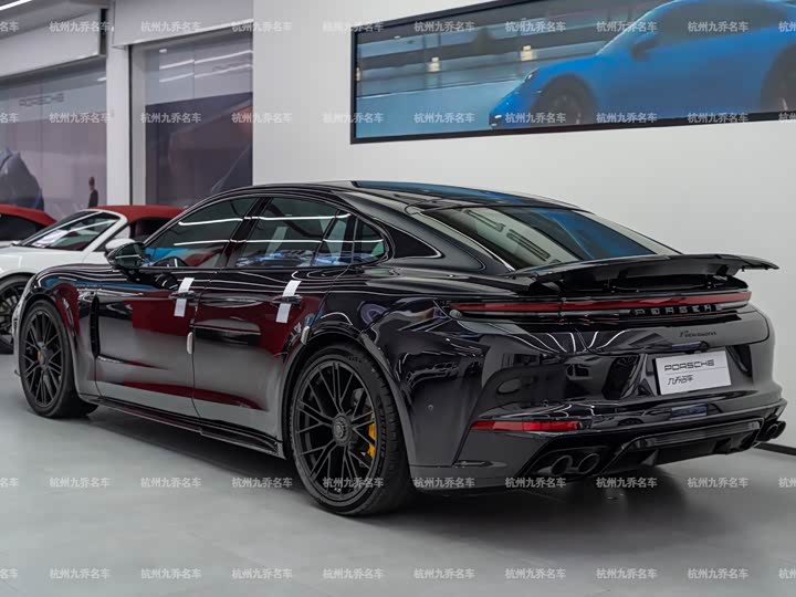 Фото 4 - Porsche Panamera