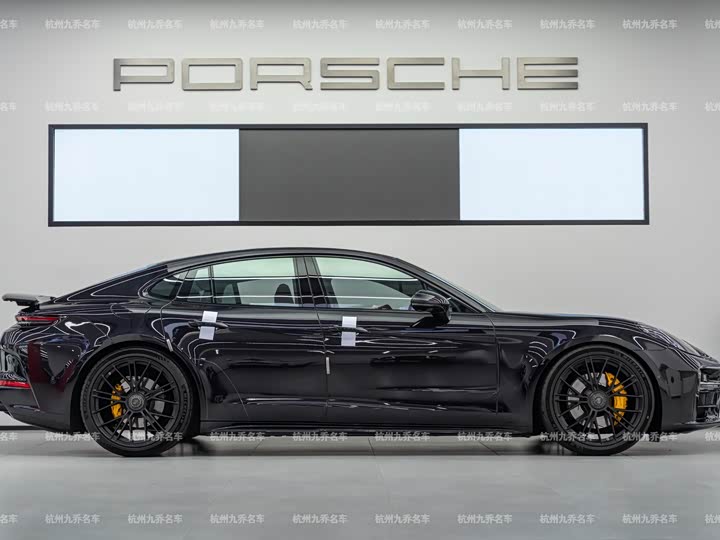 Фото 5 - Porsche Panamera