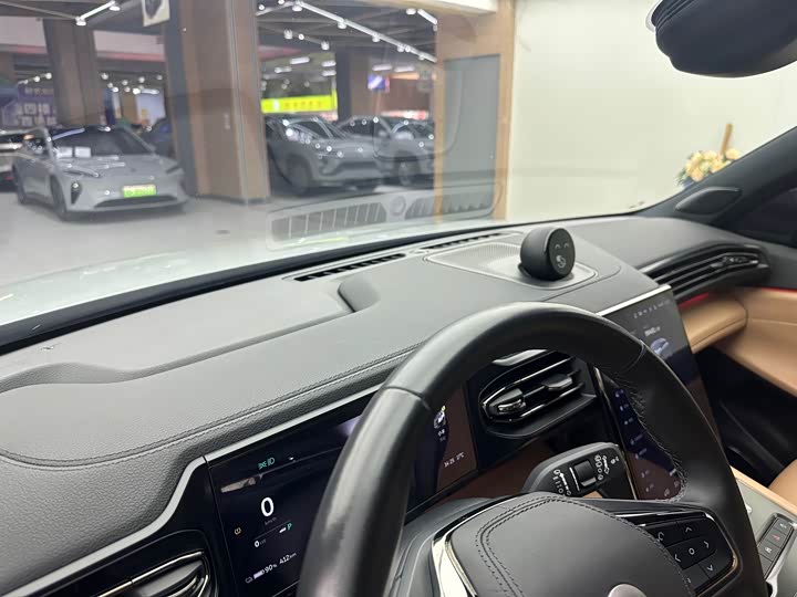 Фото 7 - Nio ES6