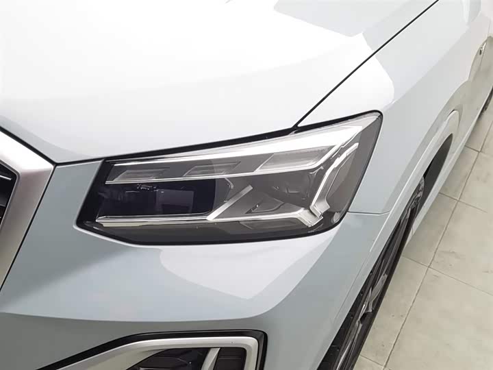 Фото 7 - Audi Q2L