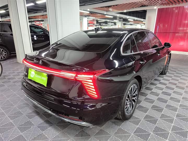 Фото 7 - Hongqi H5