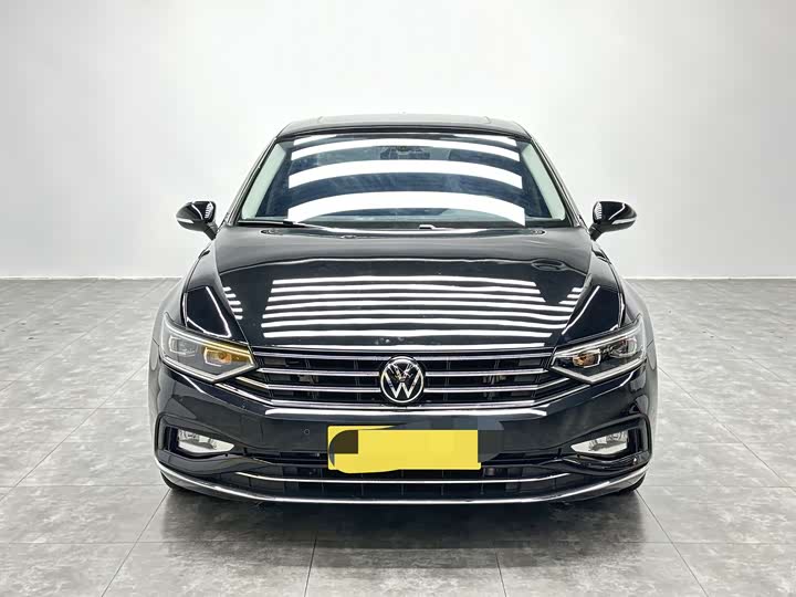 Фото 2 - Volkswagen Magotan