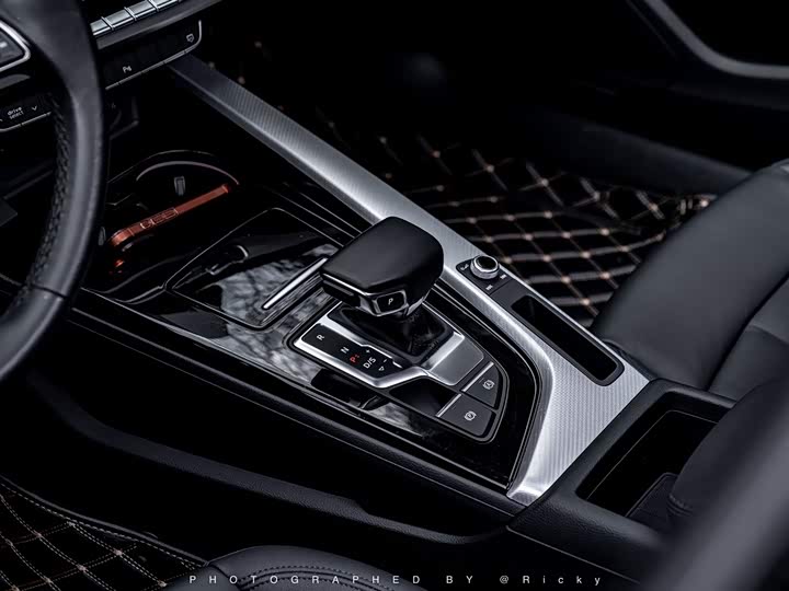 Фото 7 - Audi A4