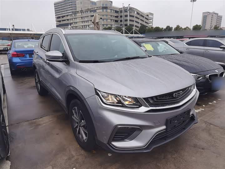 Фото 4 - Geely Coolray