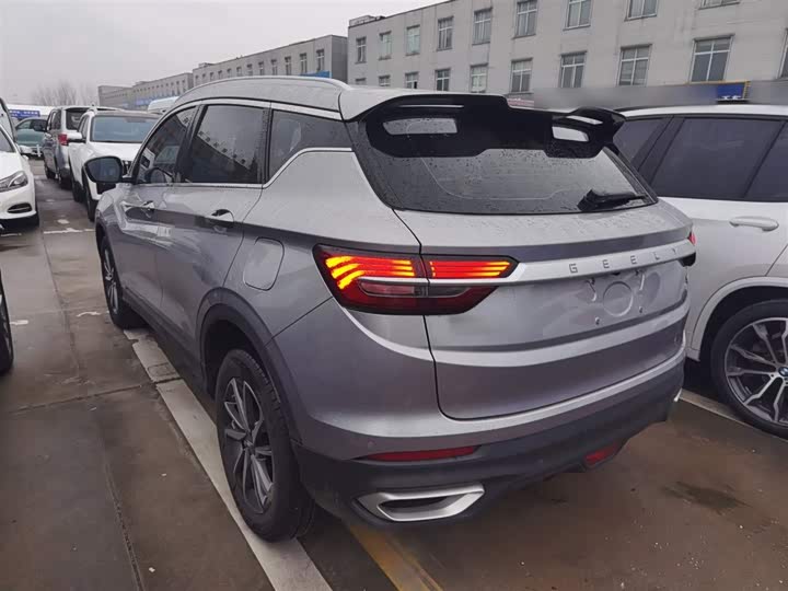 Фото 5 - Geely Coolray