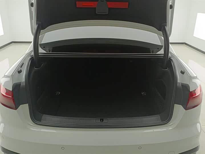 Фото 4 - Audi A4L