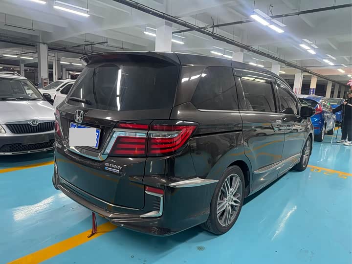 Фото 4 - Honda Elysion