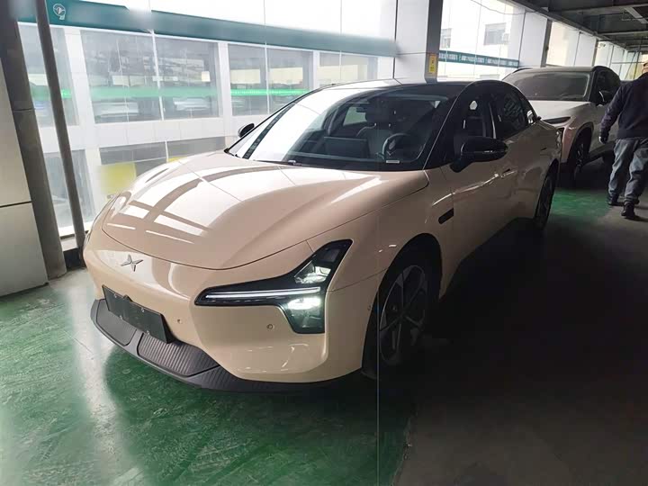 Фото 1 - XPeng Mona M03