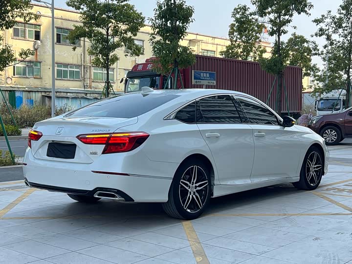 Фото 6 - Honda Inspire