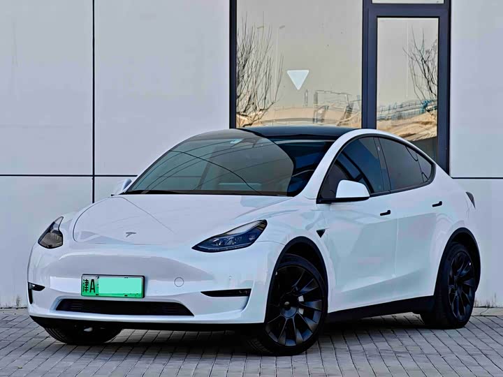 Фото 1 - Tesla Model Y