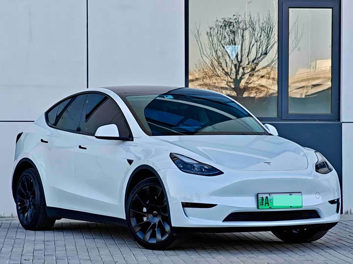 Фото 3 - Tesla Model Y