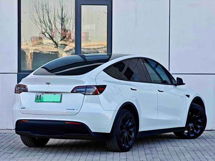 Фото 6 - Tesla Model Y