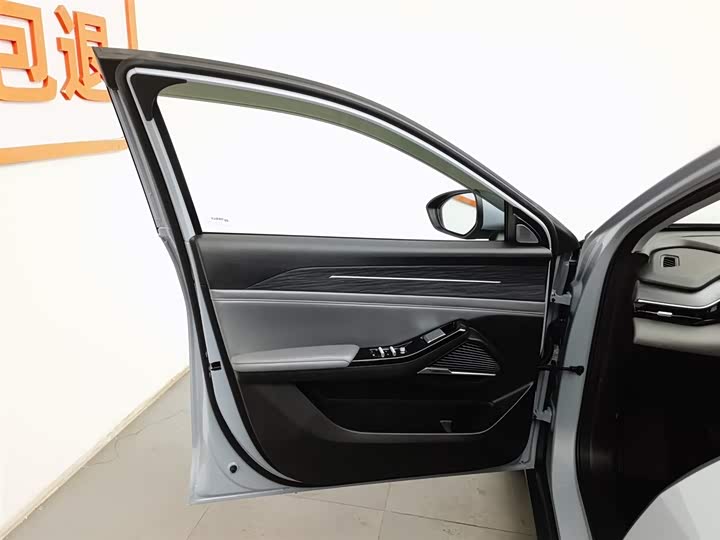 Фото 8 - Geely Galaxy L6