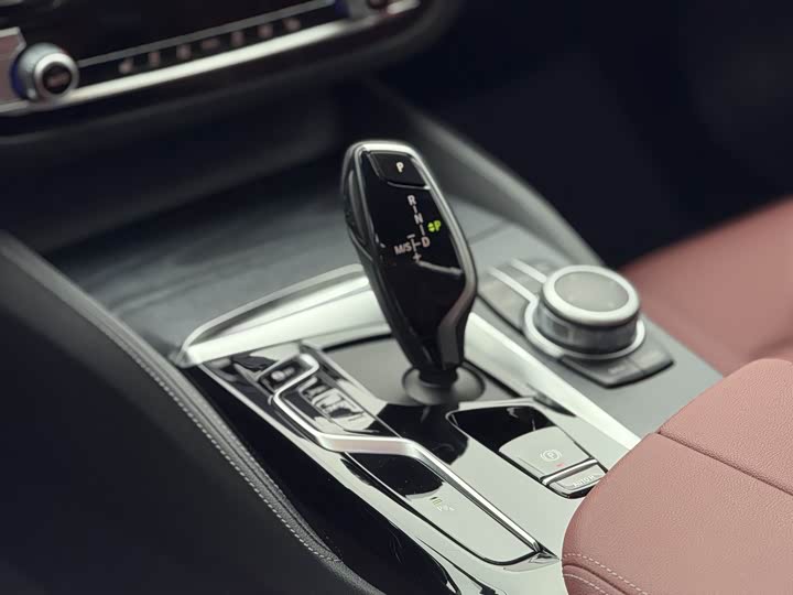 Фото 9 - BMW 5 Series