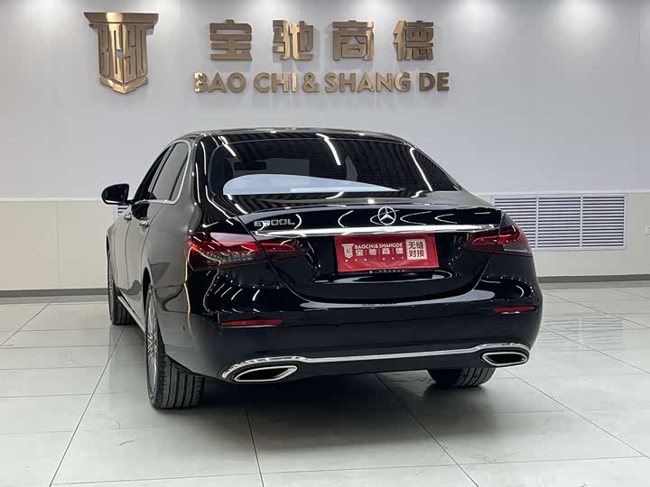 Фото 4 - Mercedes-Benz E-Class