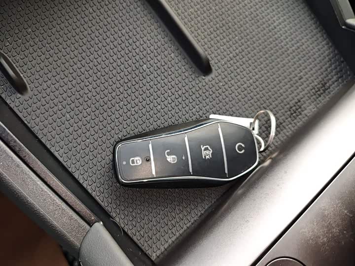 Фото 9 - BYD Qin L