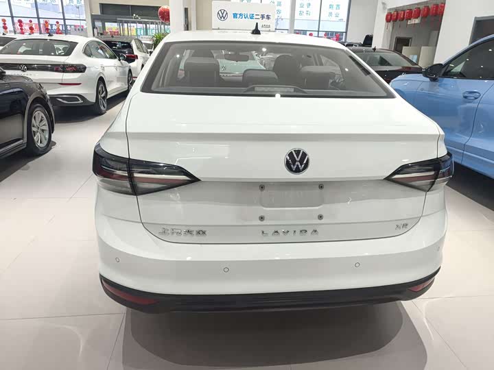 Фото 8 - Volkswagen Lavida