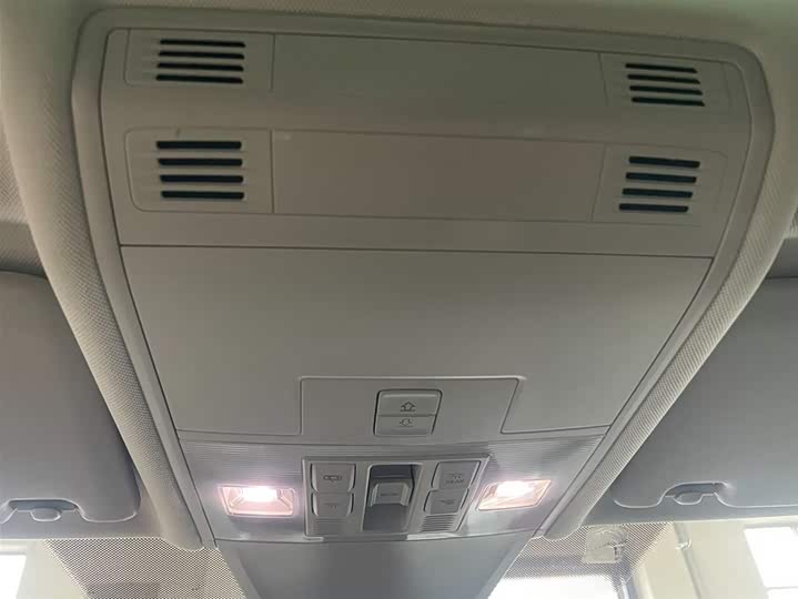 Фото 8 - Volkswagen Tayron