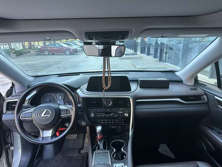 Фото 8 - Lexus RX