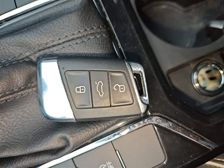 Фото 9 - Volkswagen Passat