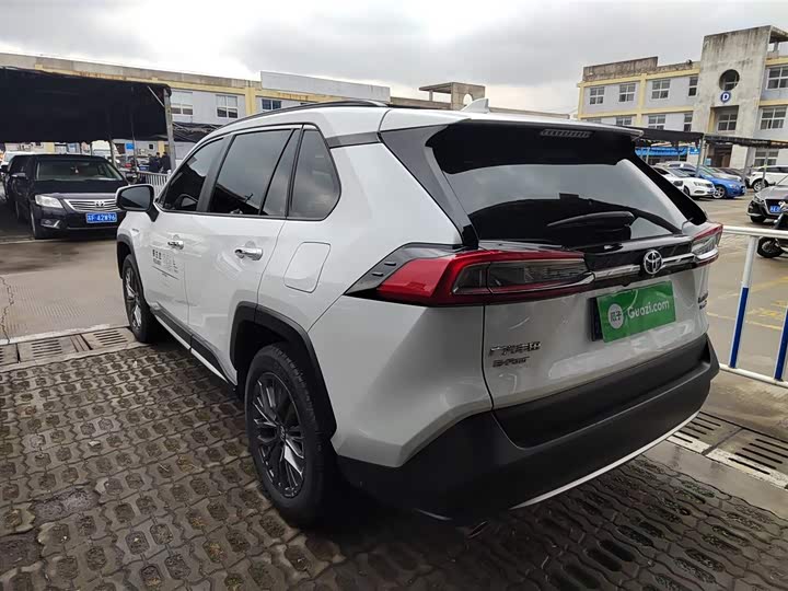 Фото 5 - Toyota Wildlander