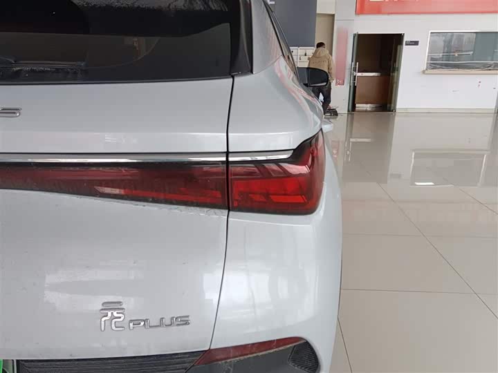 Фото 8 - BYD Yuan Plus