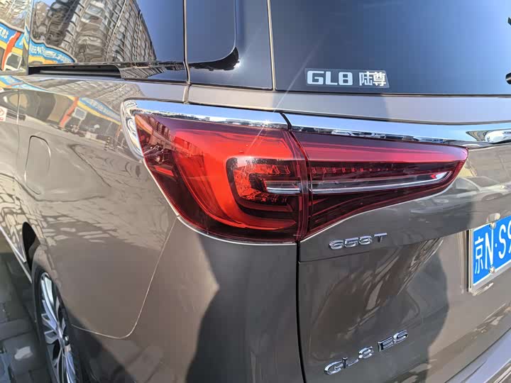 Фото 9 - Buick GL8 ES