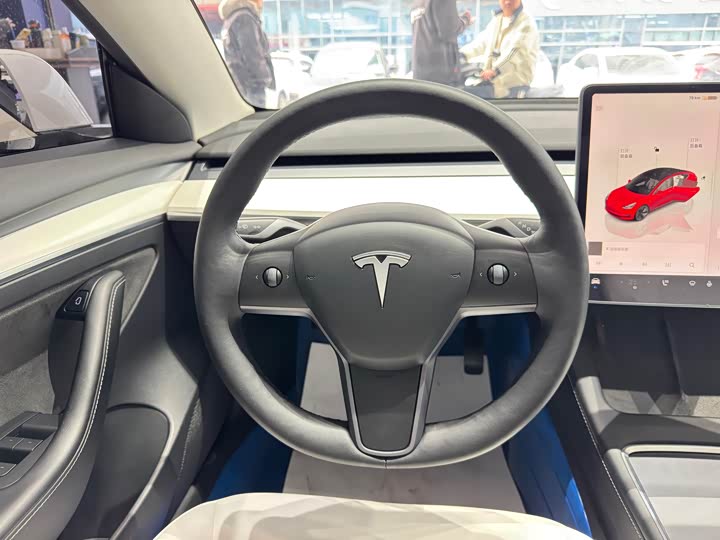 Фото 7 - Tesla Model 3