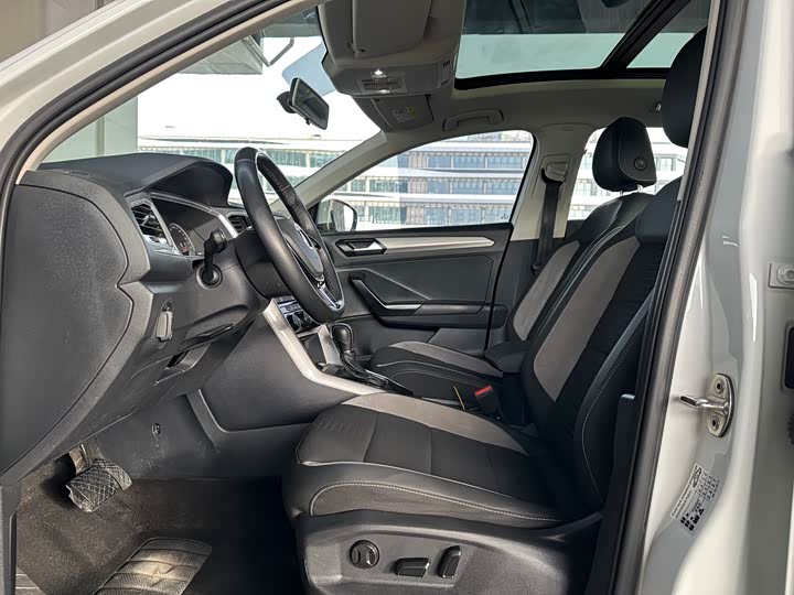 Фото 4 - Volkswagen T-Roc