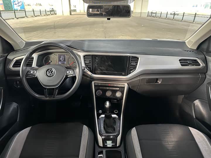 Фото 6 - Volkswagen T-Roc