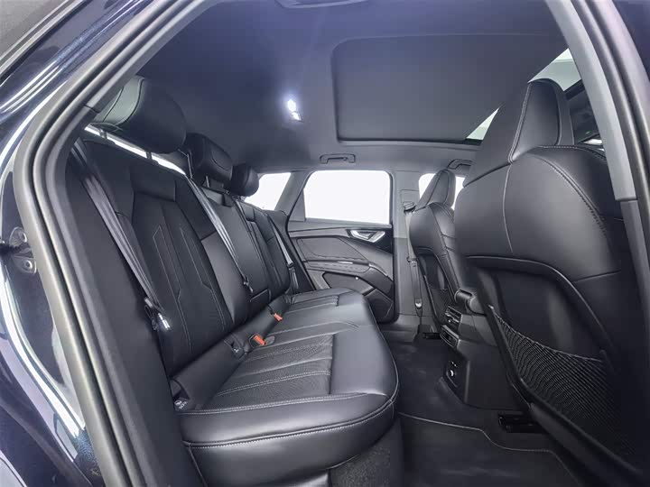 Фото 8 - Audi Q4 e-tron