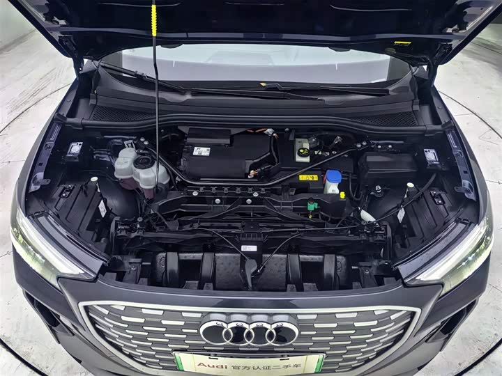 Фото 9 - Audi Q4 e-tron