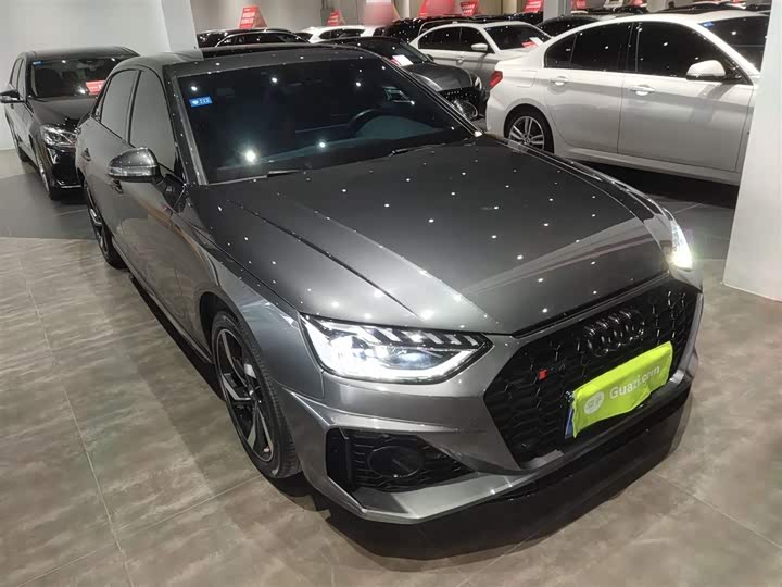 Фото 4 - Audi A4L