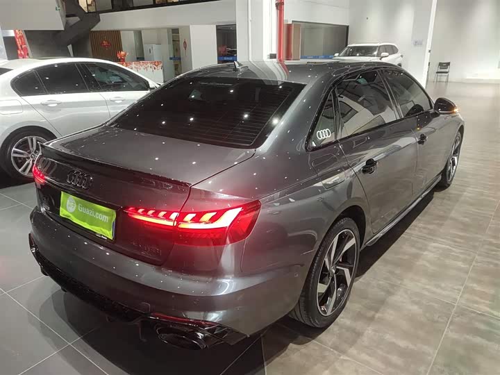 Фото 7 - Audi A4L