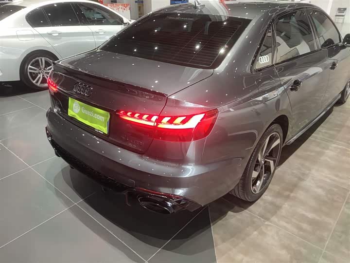 Фото 8 - Audi A4L