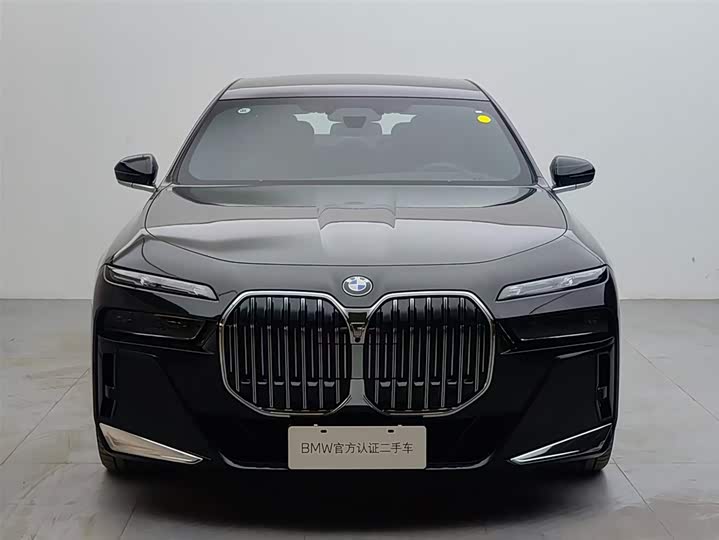 Фото 2 - BMW 7 Series