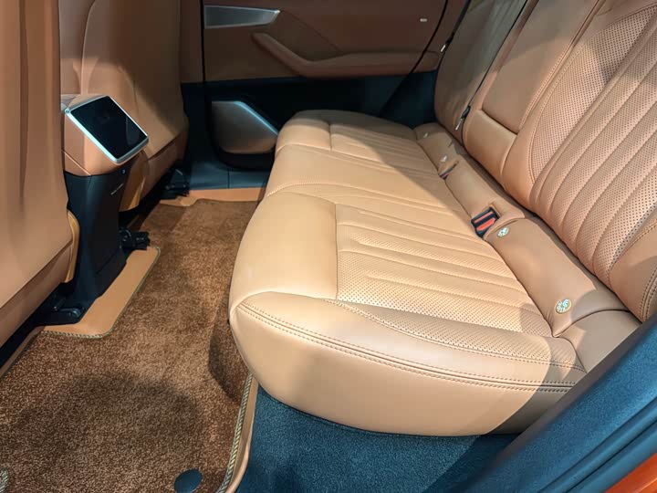 Фото 7 - Nio Onvo L60