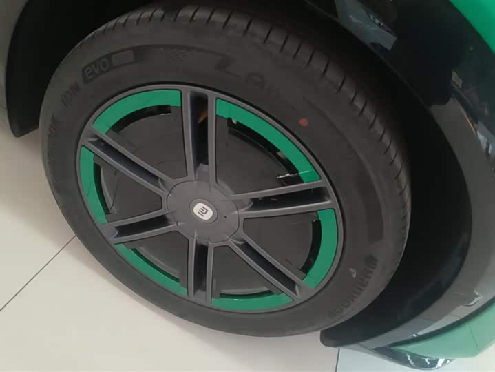 Фото 6 - Xiaomi YU7