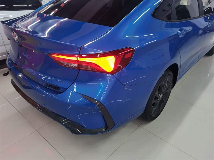 Фото 8 - Buick Verano